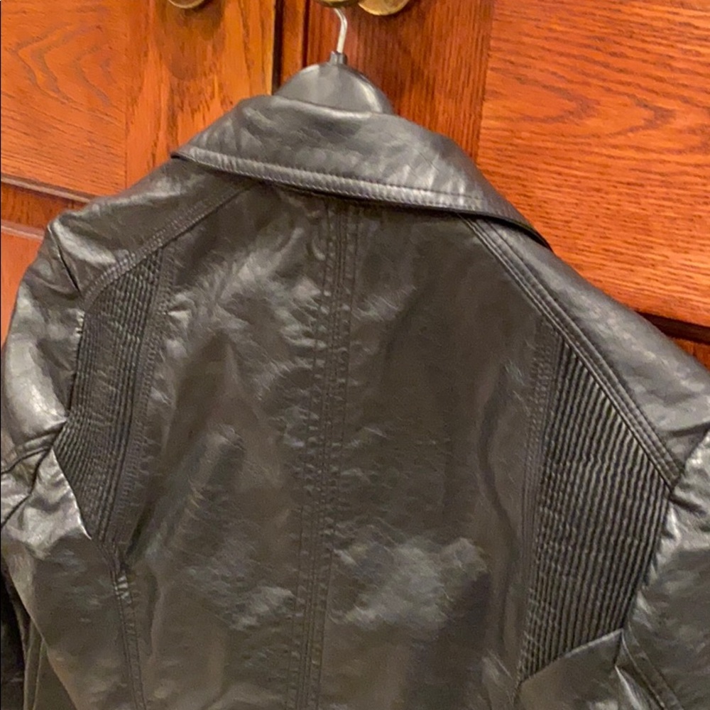 Leather Jacket! - Picture 4 of 6